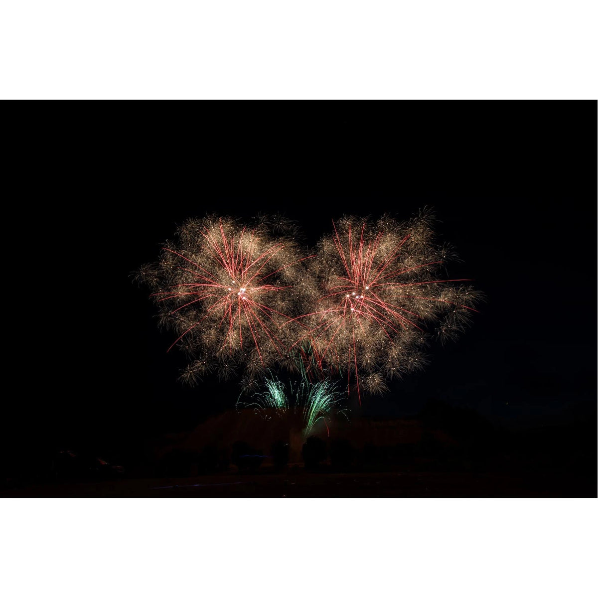 Fantastico 124 Schuss Verbundfeuerwerk Effekt Finale