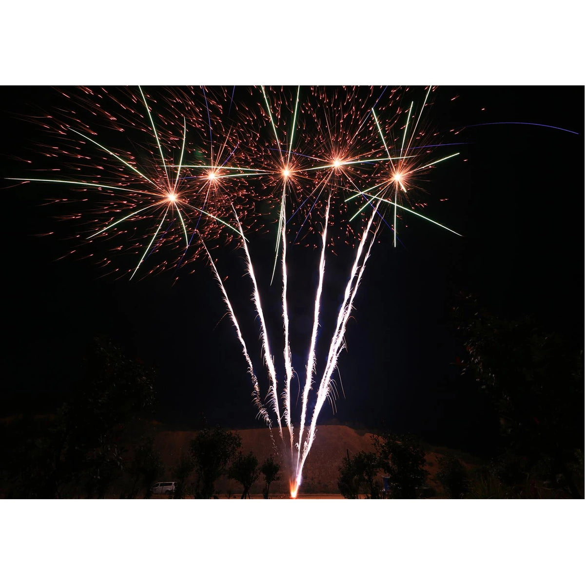 Delta Fire V100-1870 100 Schuss Verbundfeuerwerk Effekt