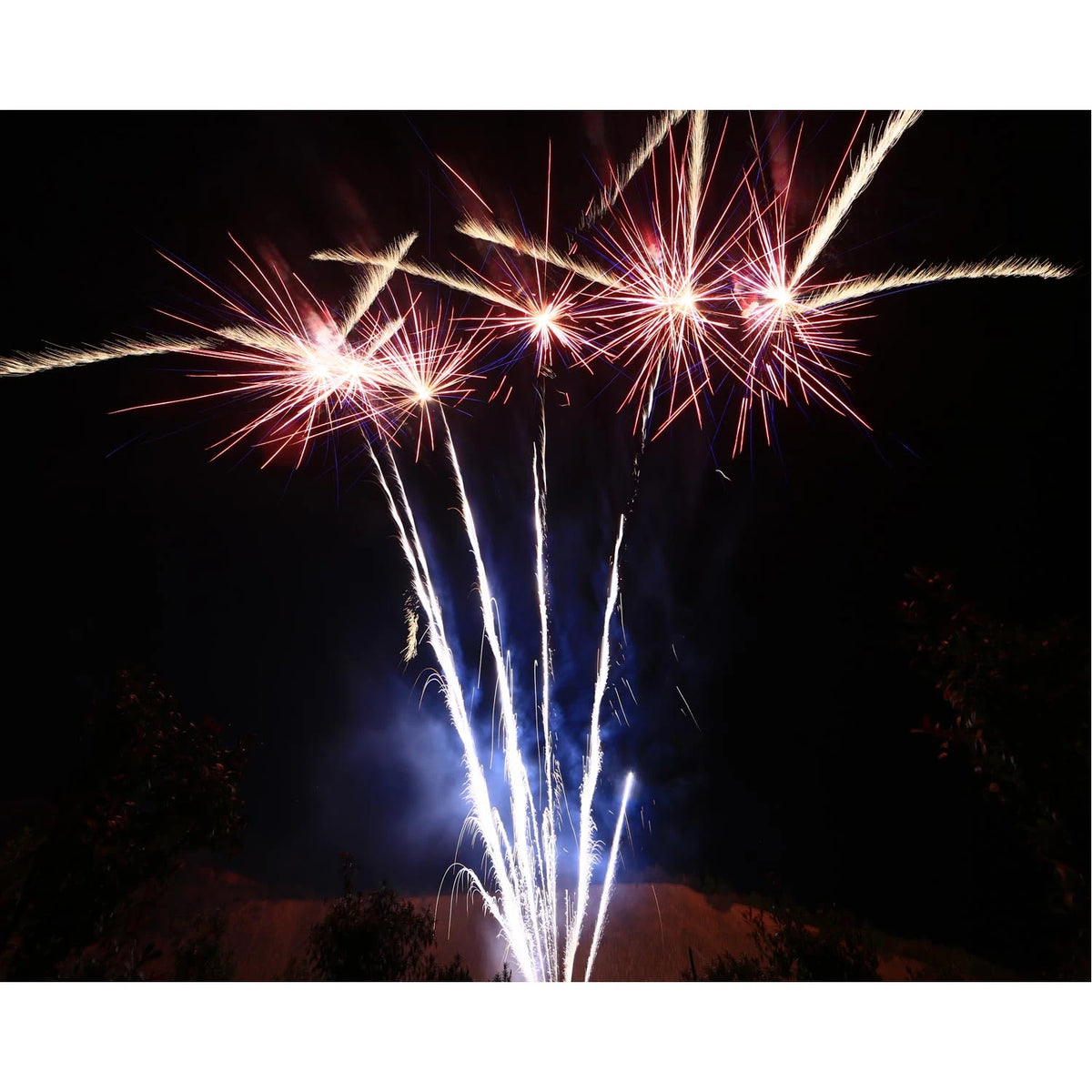 Delta Fire V100-1870 100 Schuss Verbundfeuerwerk Effekt Finale